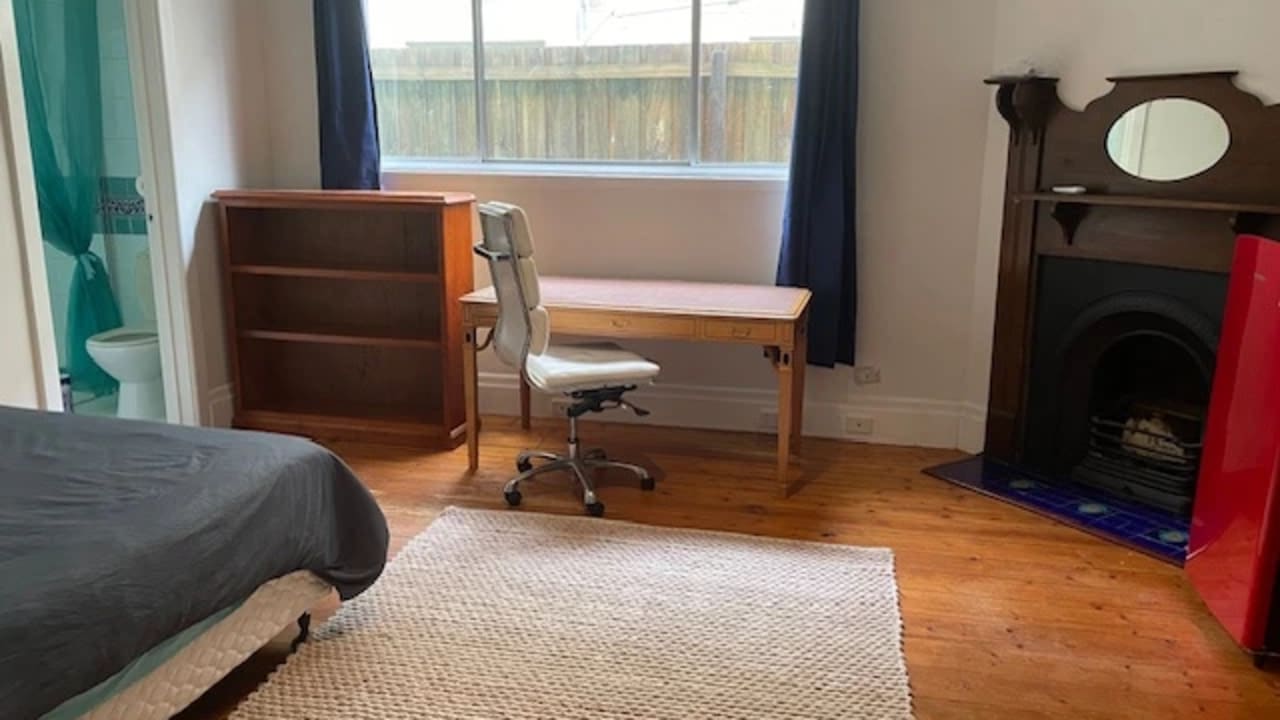 Furnished room in a share house