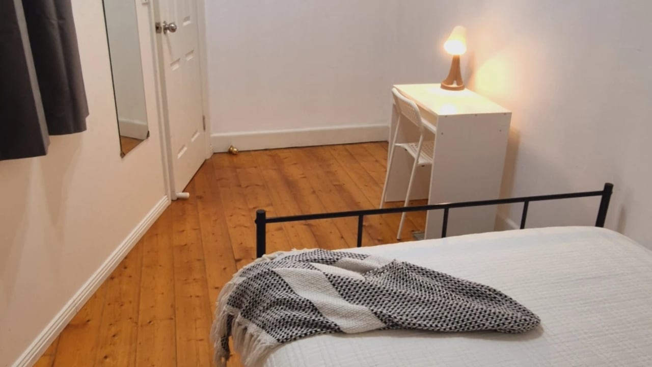 Furnished room in a share house