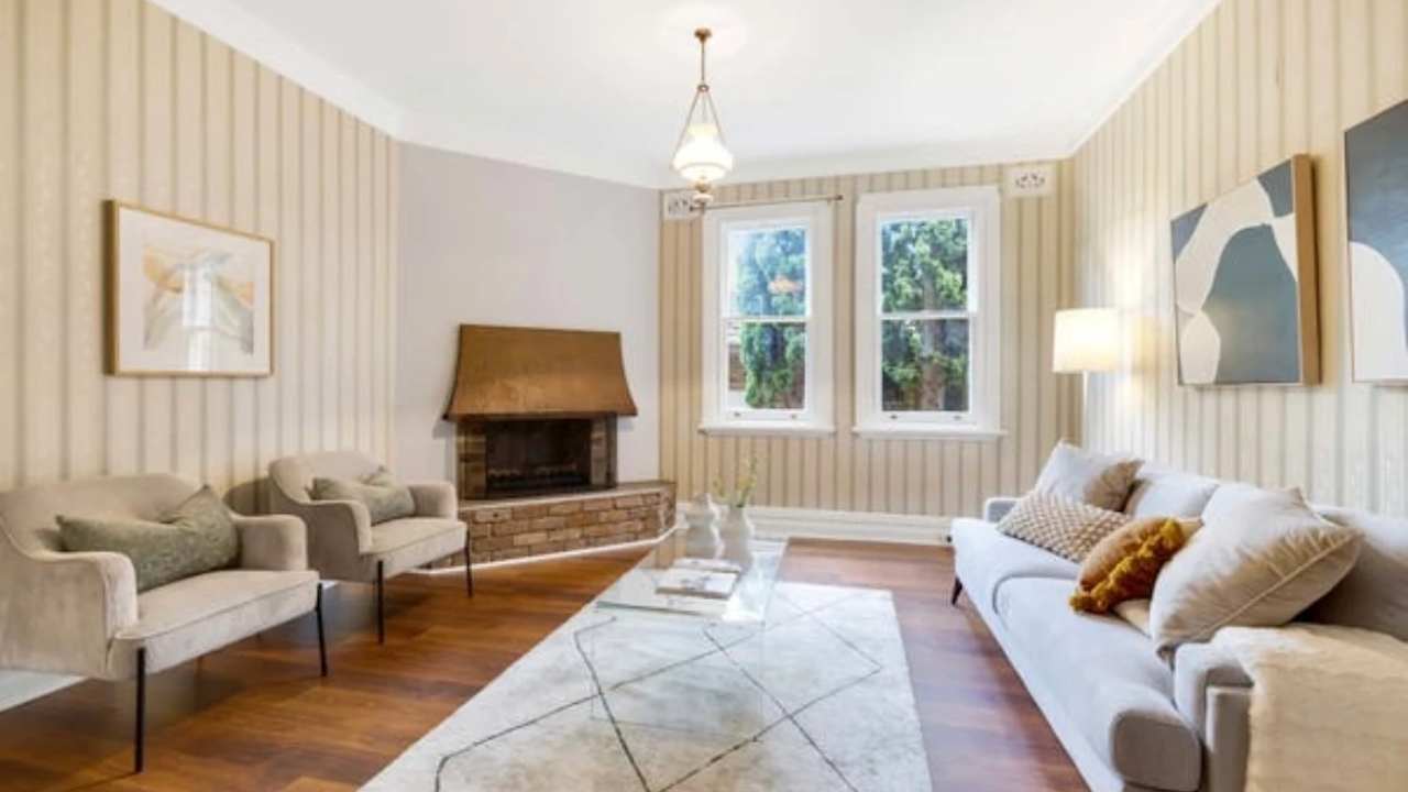 Furnished room in a share house