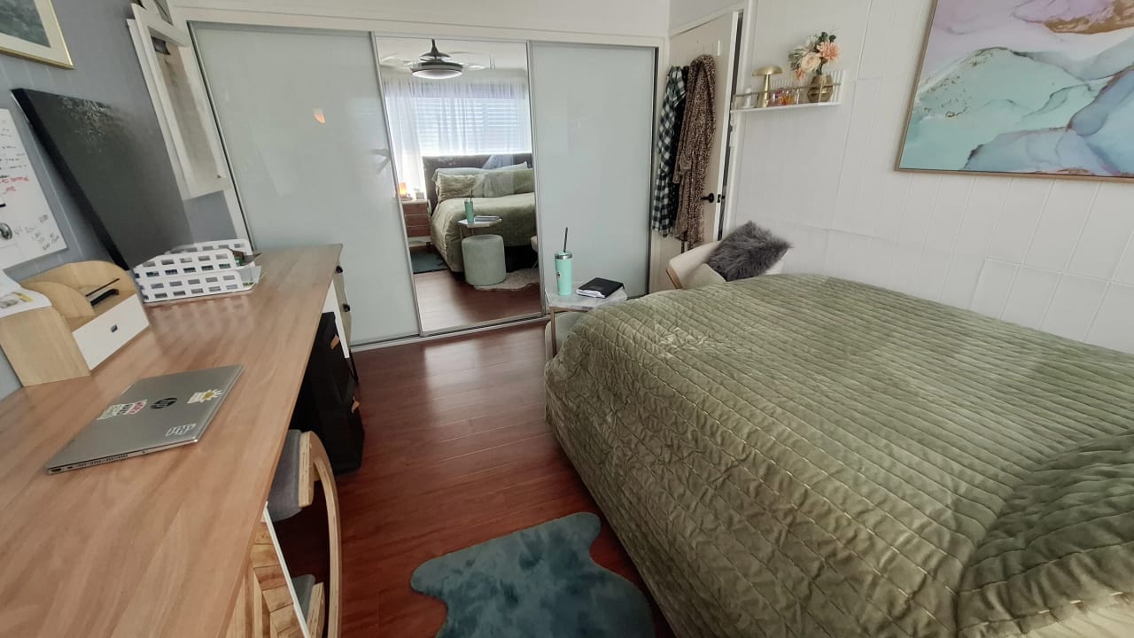 Furnished room in a share house