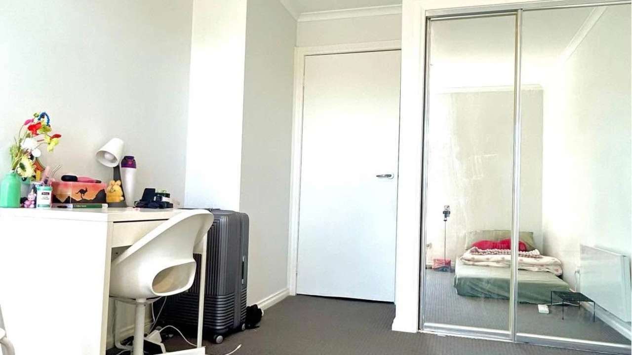 Room in a share house