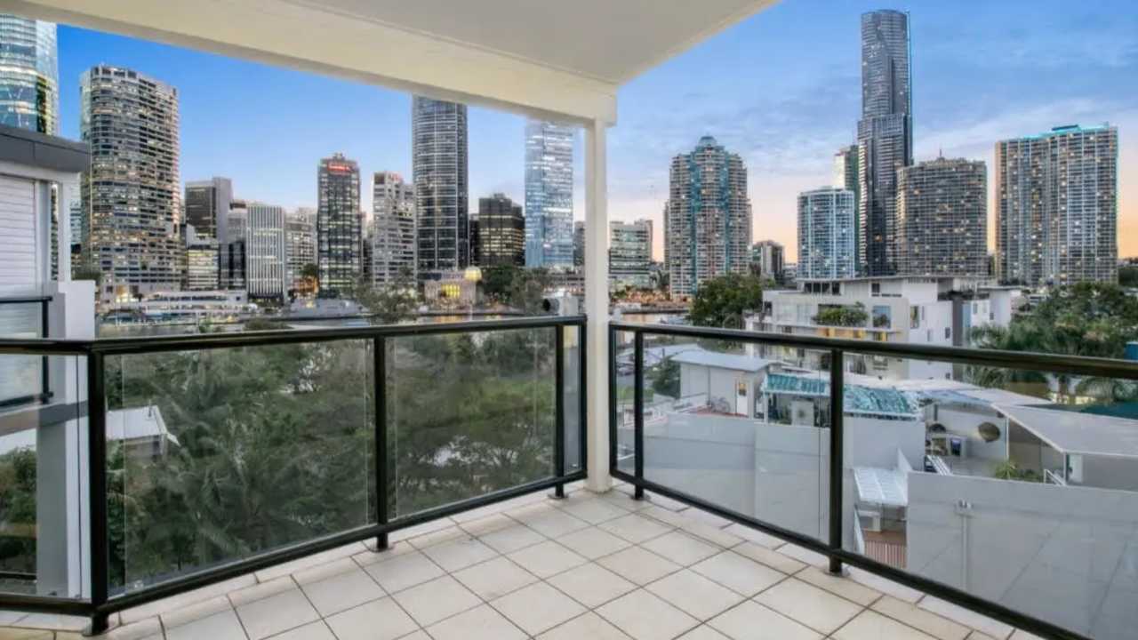 Unfurnished room with own bathroom