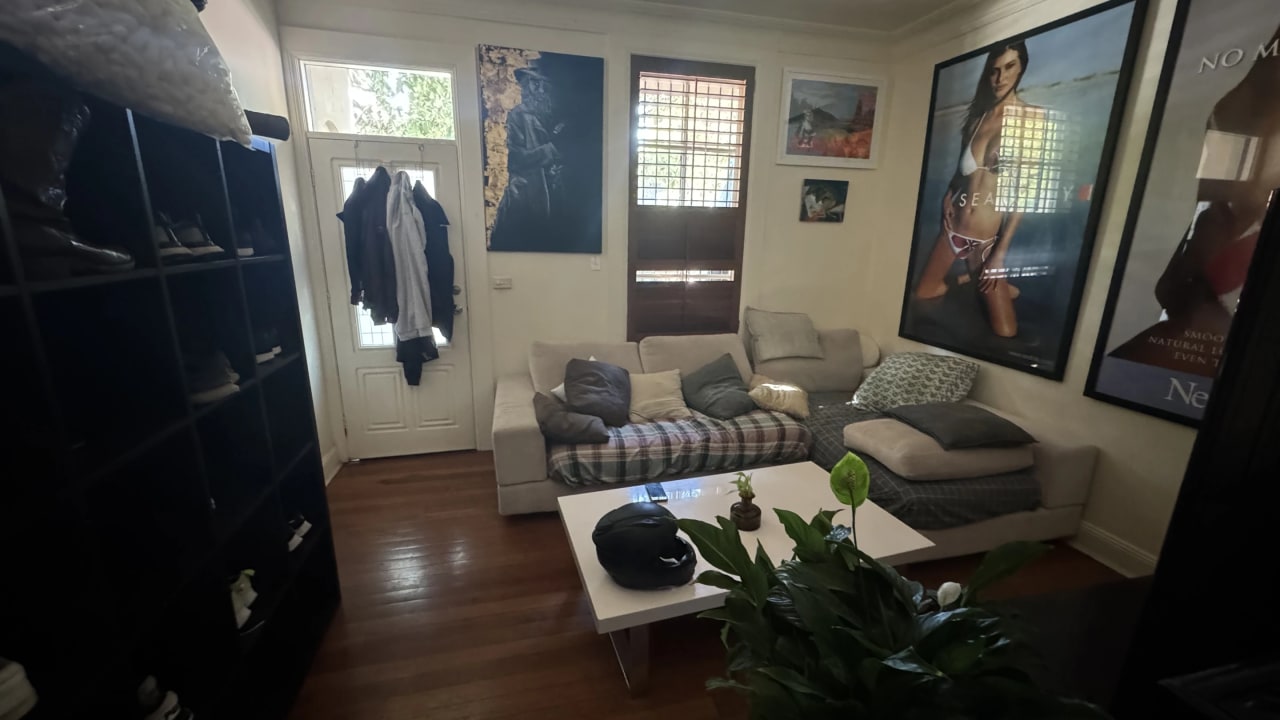 Room in a share house