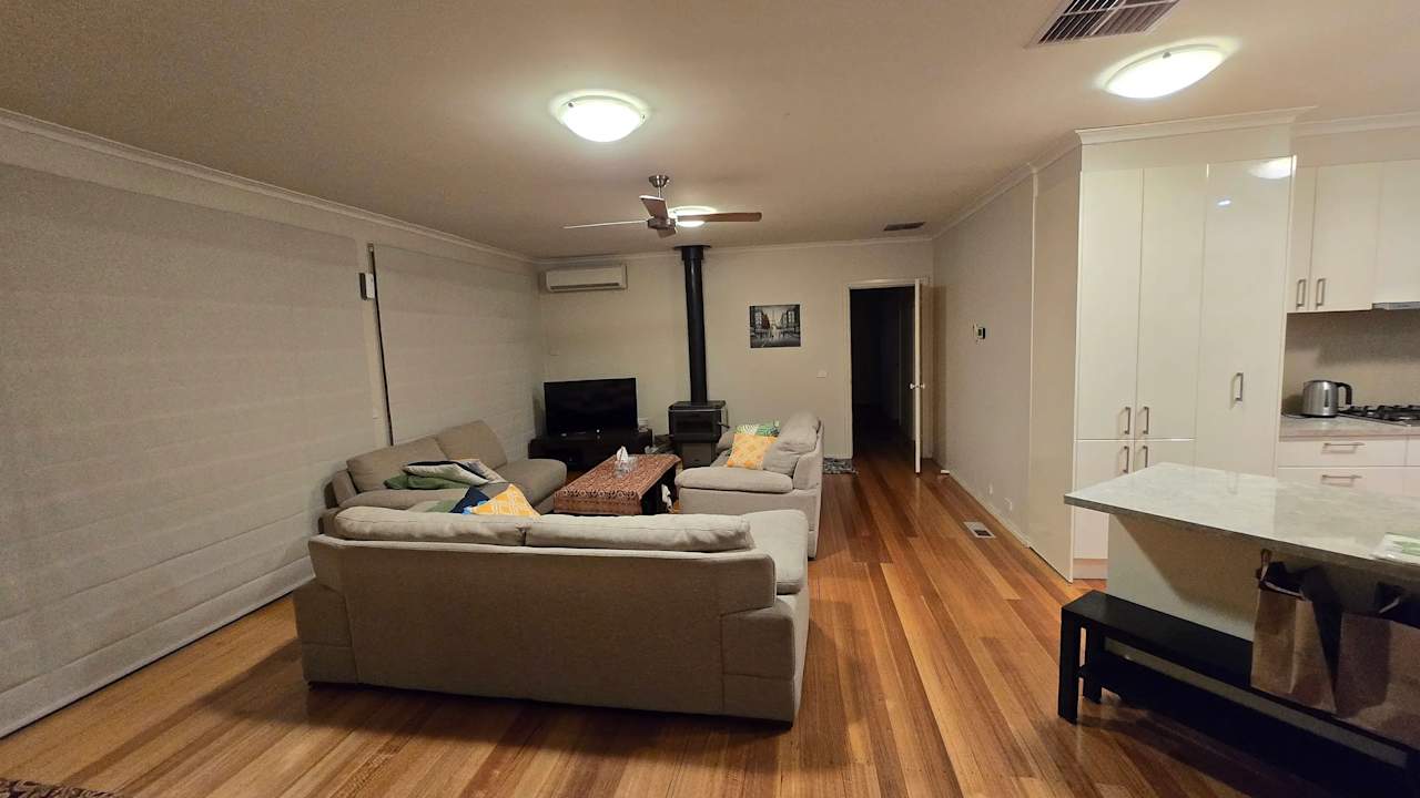 Room in a share house