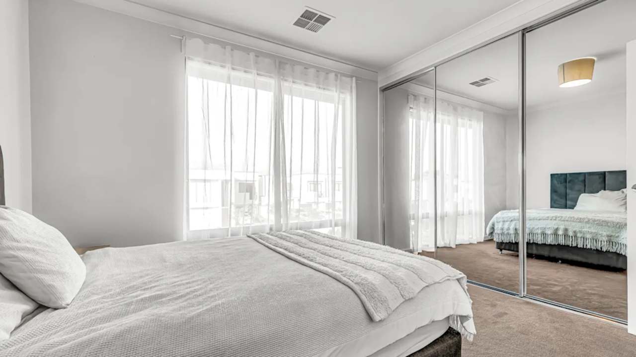 Room with ensuite in a share house