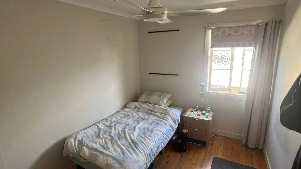 Room in a share house