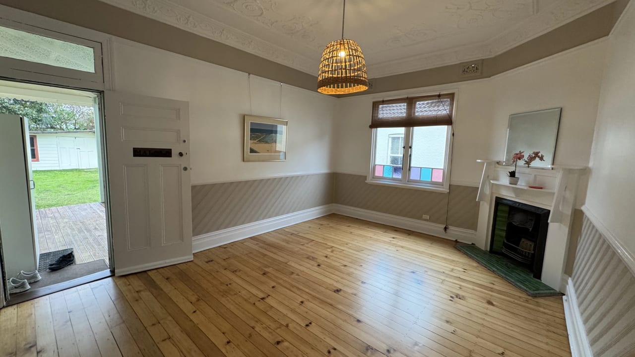 Unfurnished room in a share house