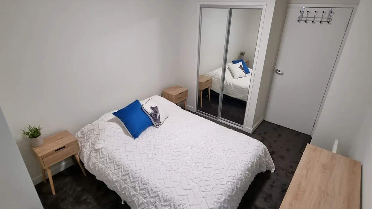 Furnished room in a flatshare