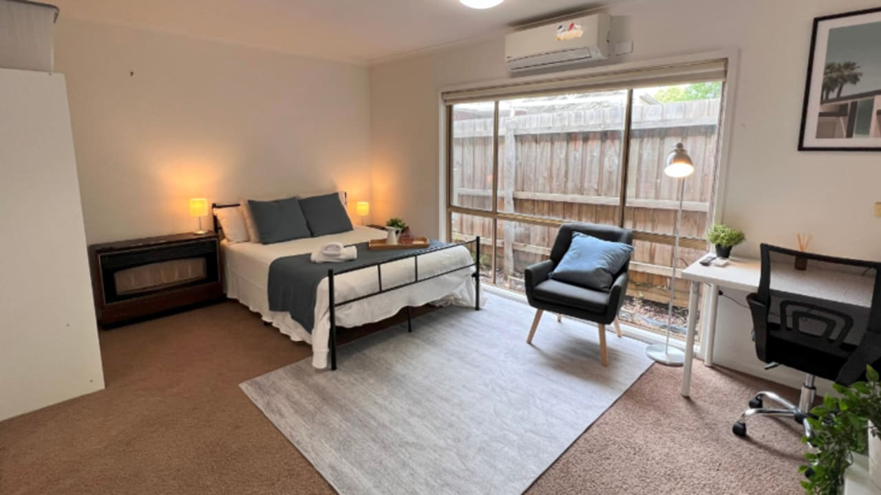 Furnished room in a share house
