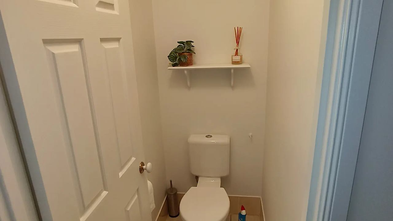 Room in a share house