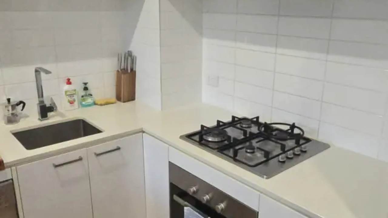 Unfurnished room in a flatshare