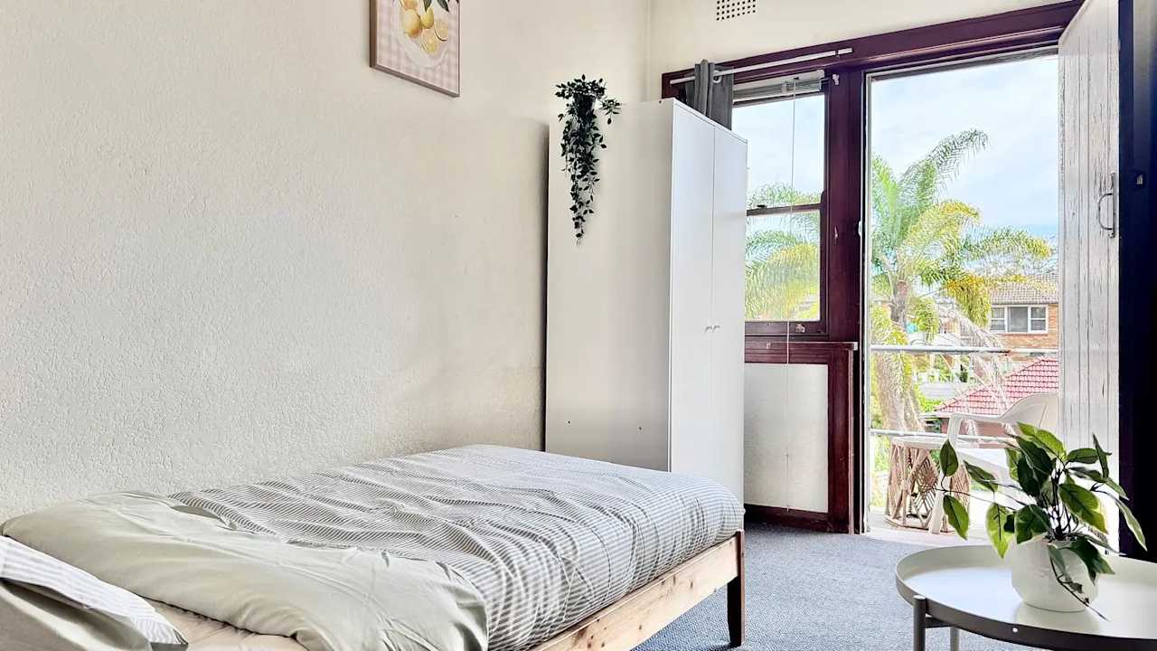 Furnished room in a share house
