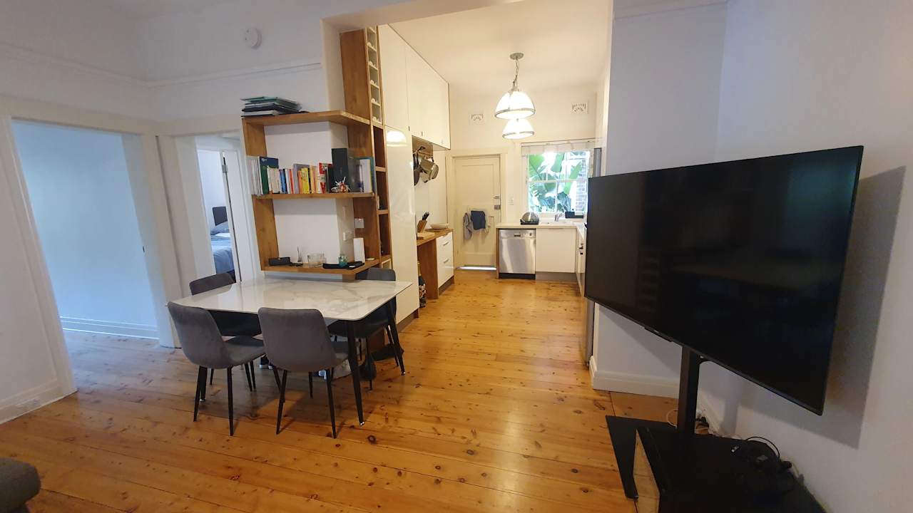 Furnished room in a flatshare