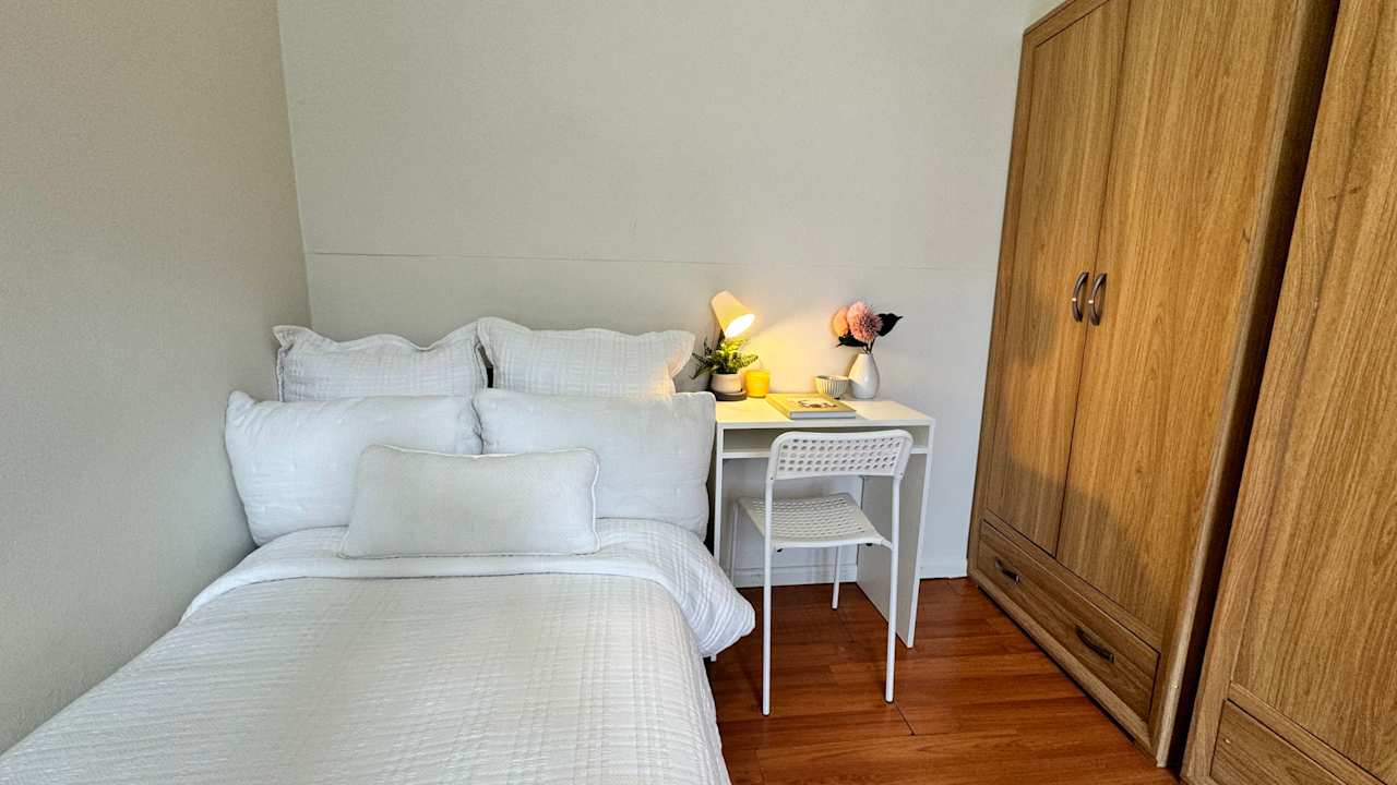 Furnished room in a flatshare