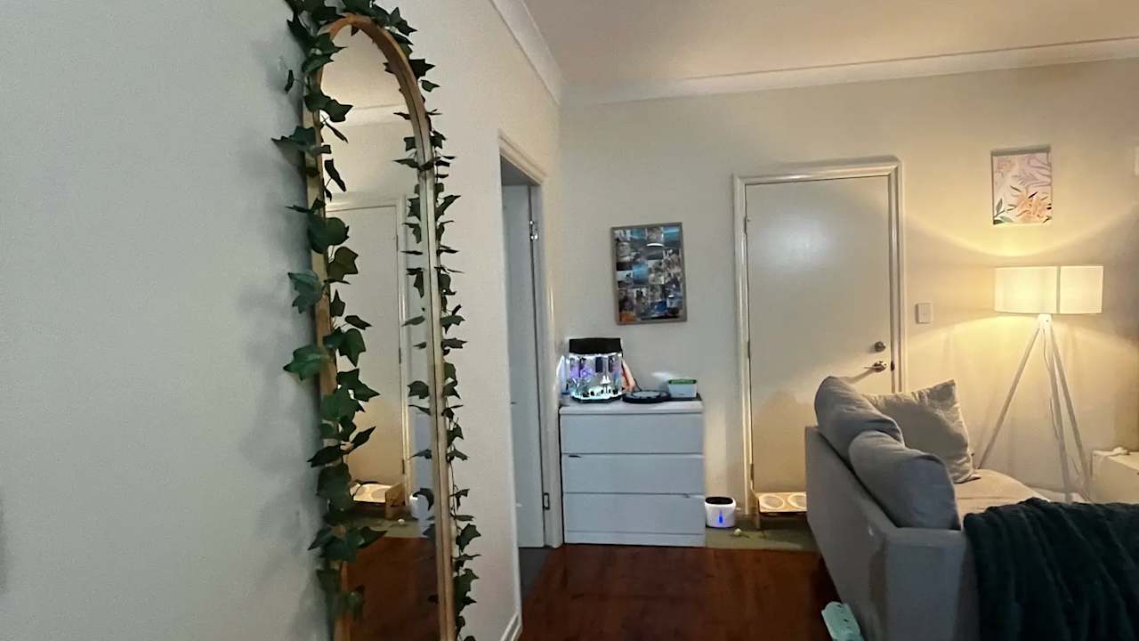 Unfurnished room in a flatshare