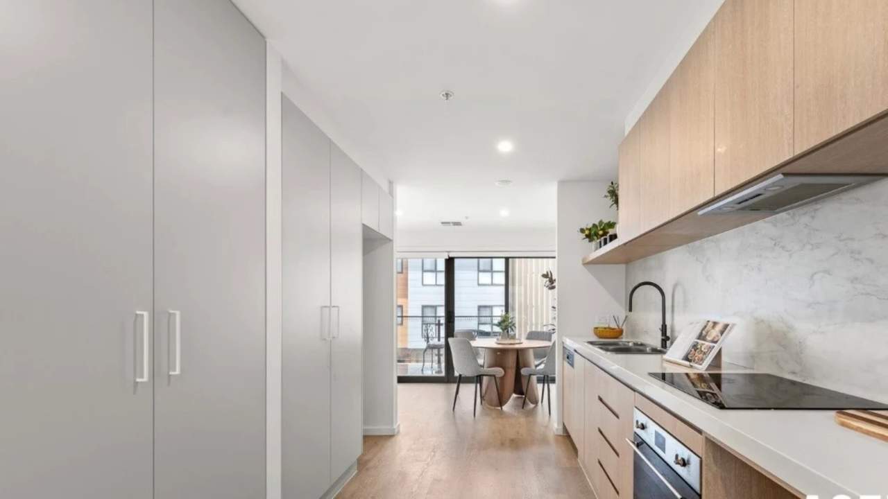 Unfurnished room with ensuite in a flatshare