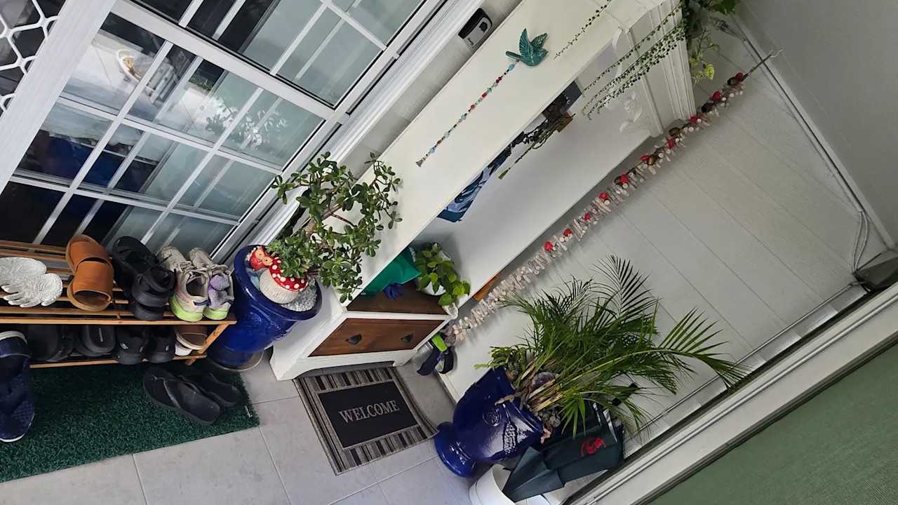 Furnished room in a share house