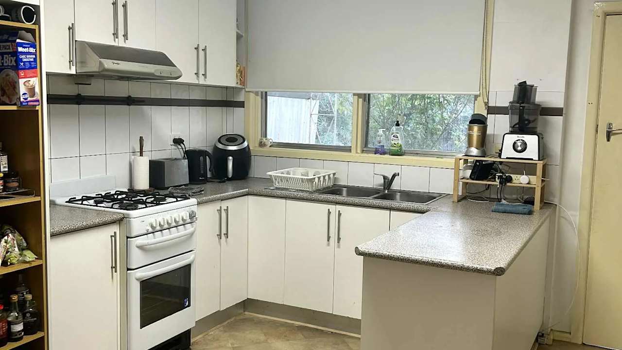 Unfurnished room in a share house