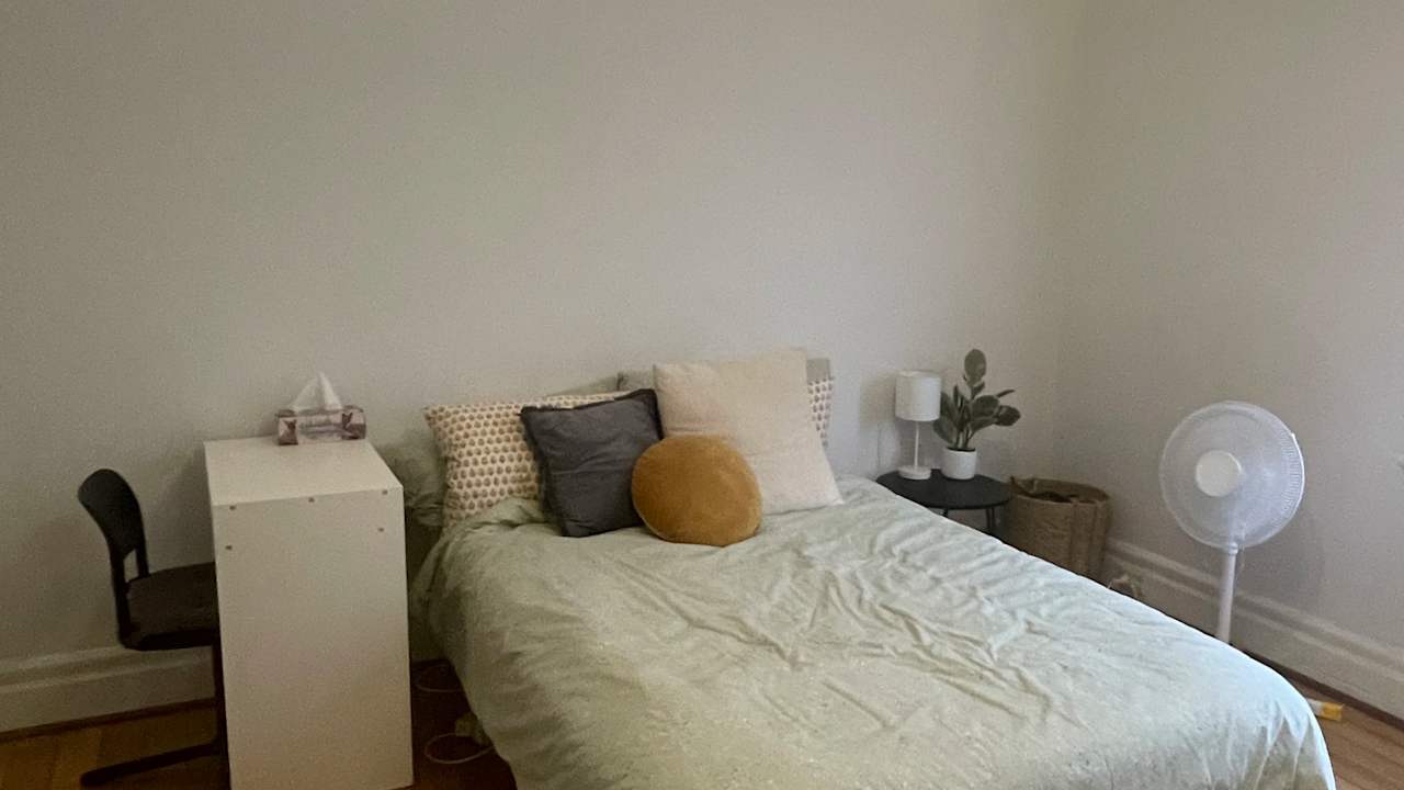 Unfurnished room in a share house