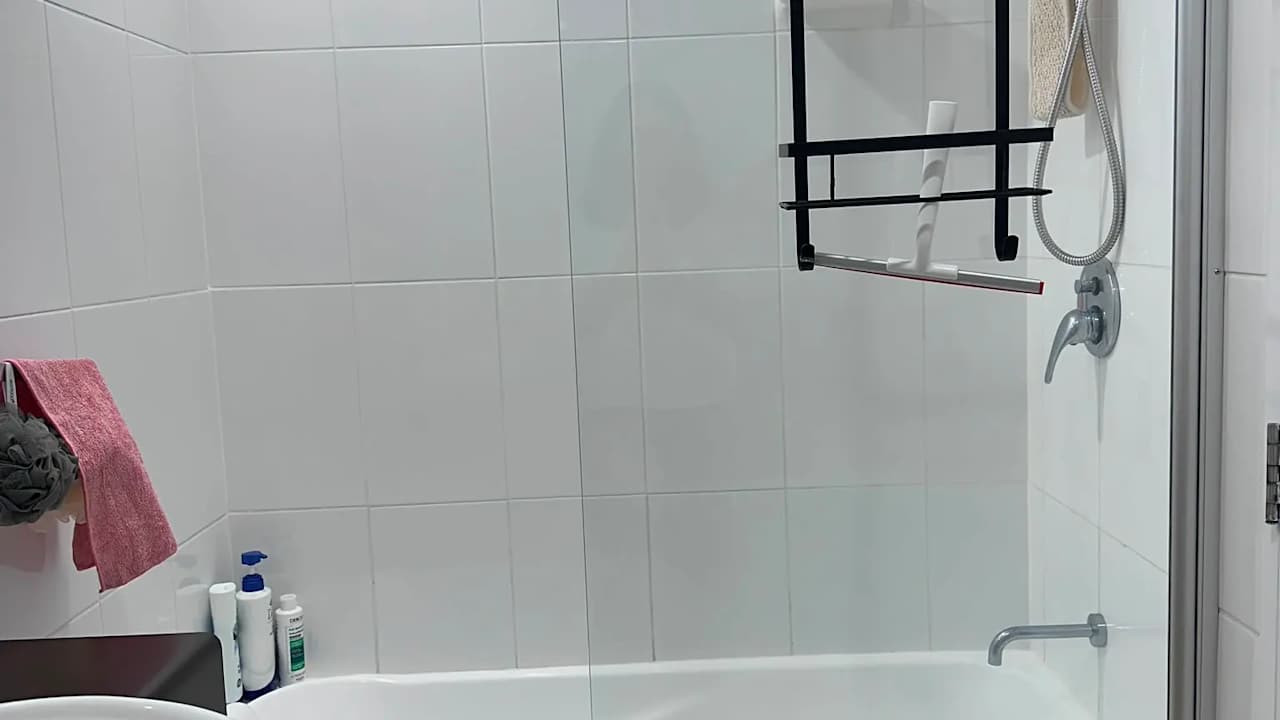 Furnished room with ensuite in a flatshare