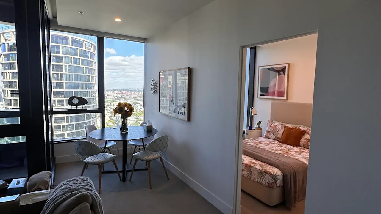 Furnished room with ensuite in a flatshare