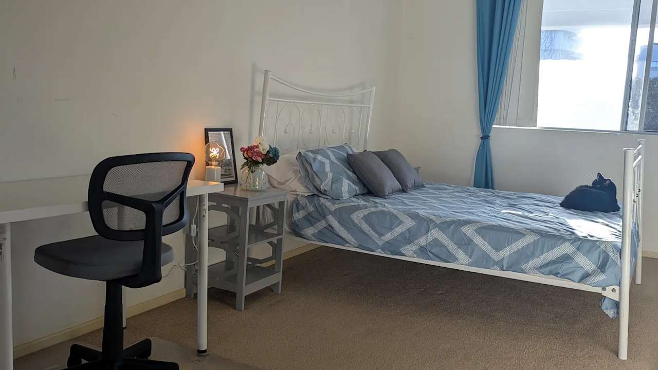 Furnished room with ensuite in a flatshare