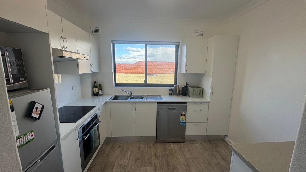 Furnished room in a flatshare