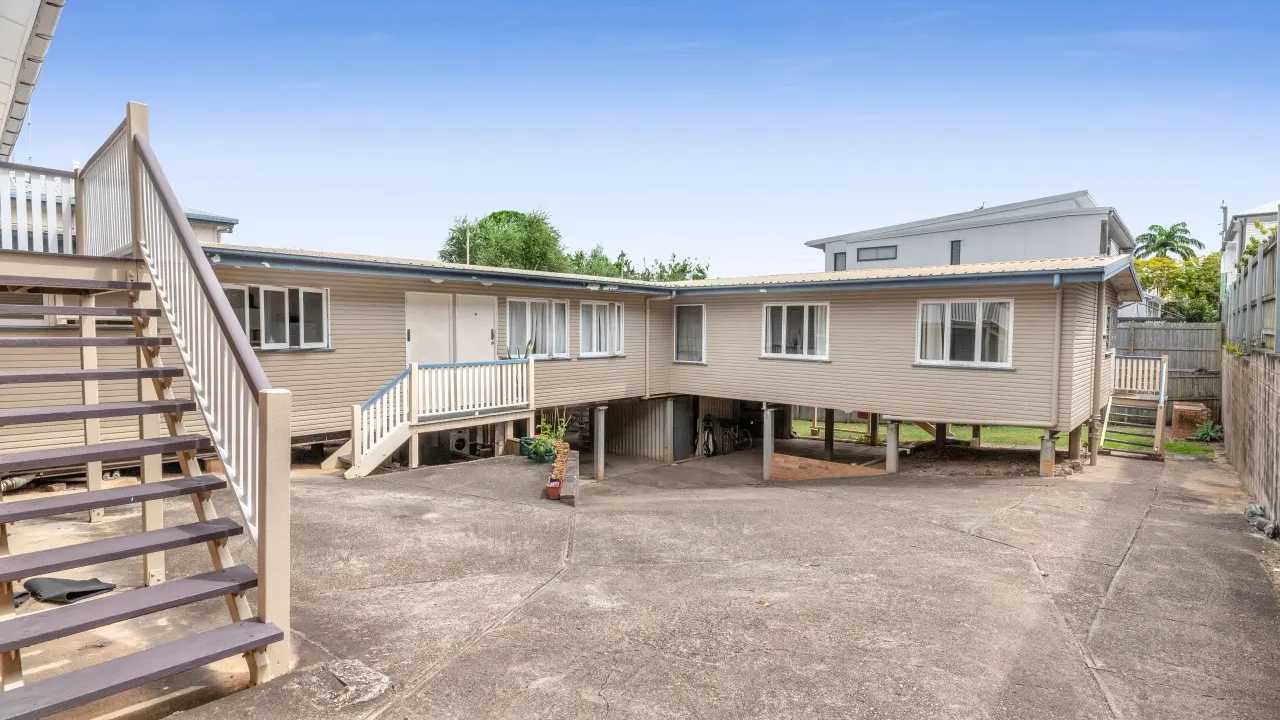 Unfurnished room studio flat for rent