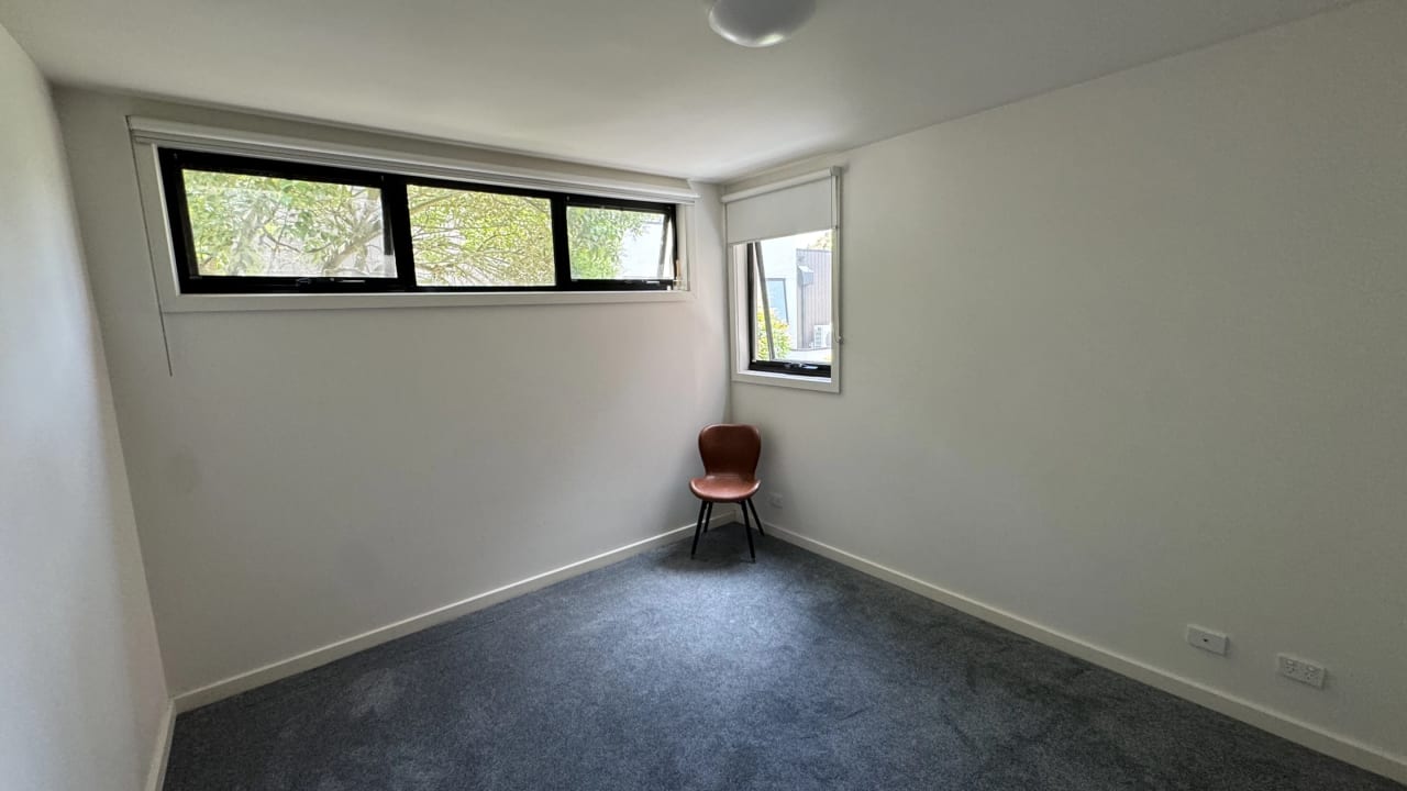 Unfurnished room with own bathroom