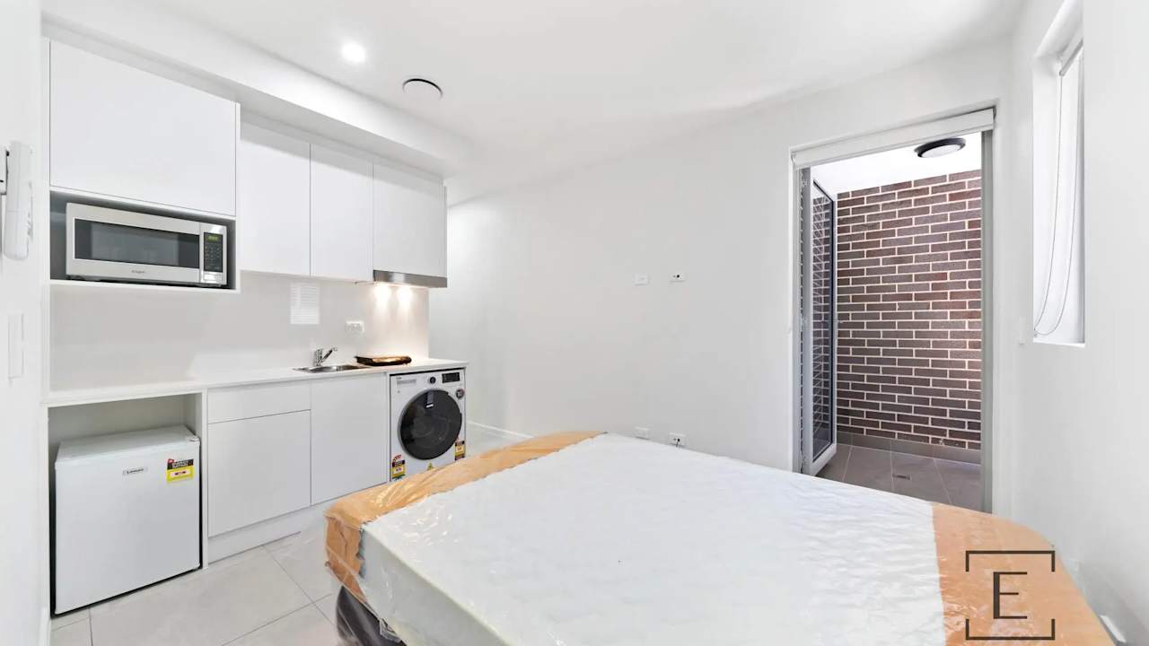 Room studio flat for rent