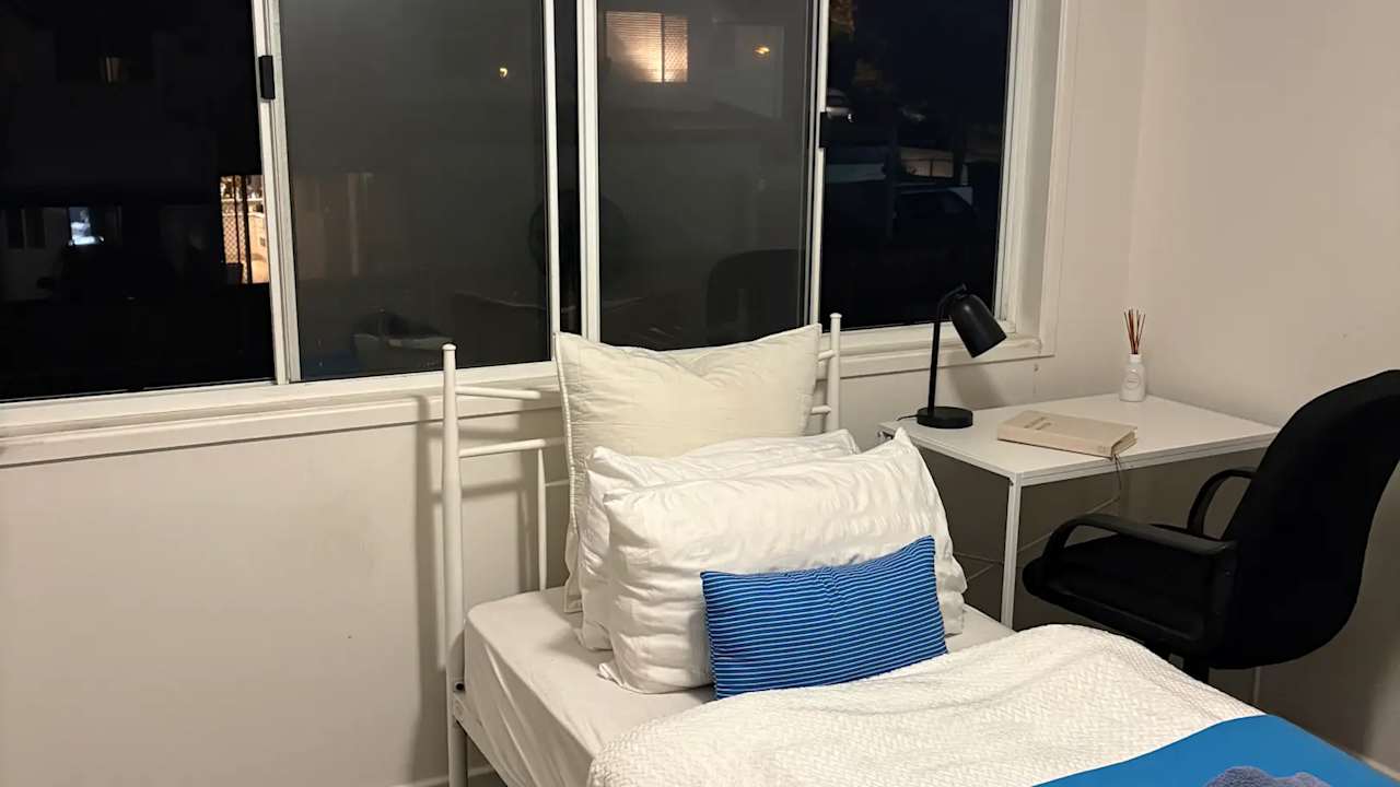 Furnished room in a flatshare