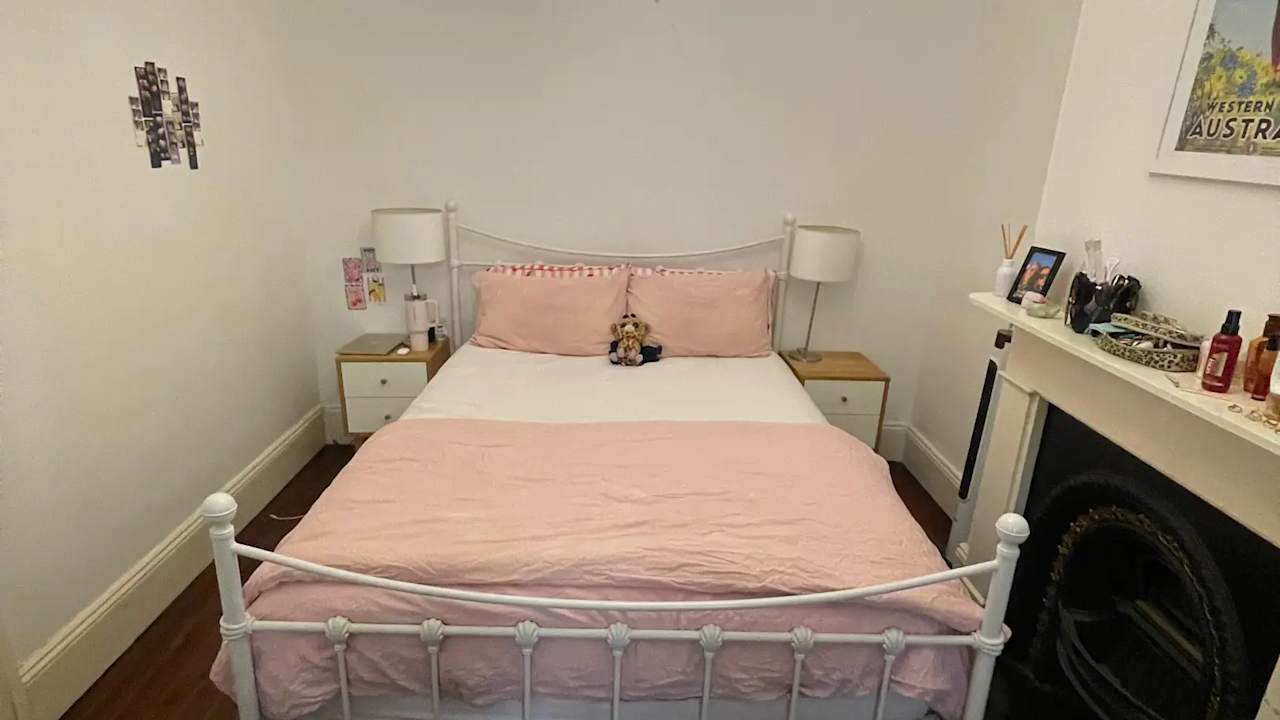 Furnished room with own bathroom