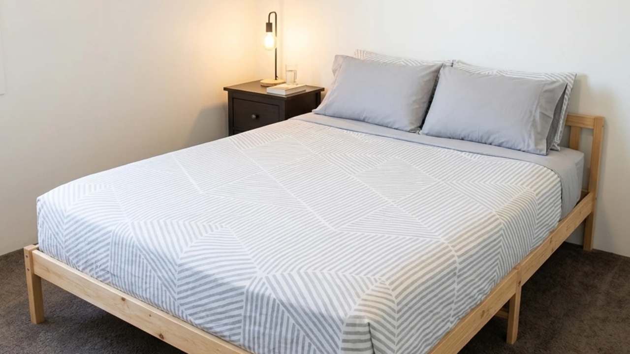 Furnished room in a flatshare