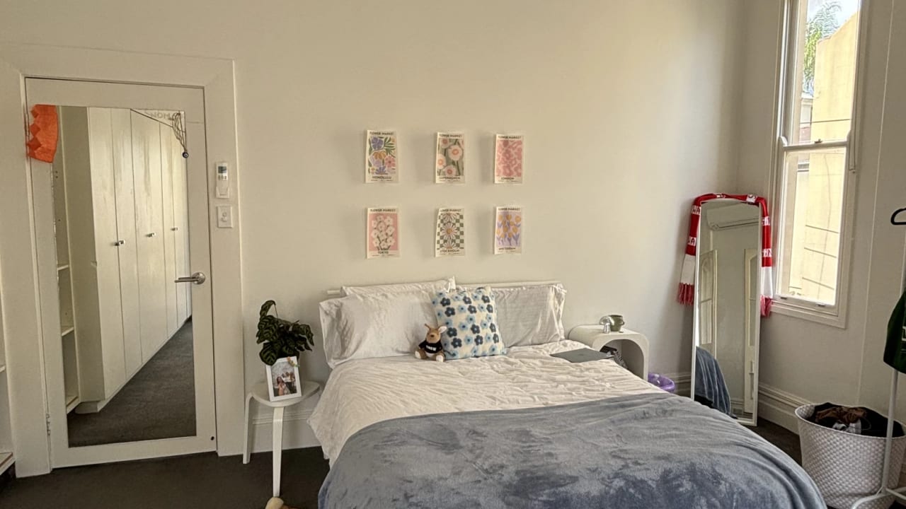 Furnished room in a flatshare