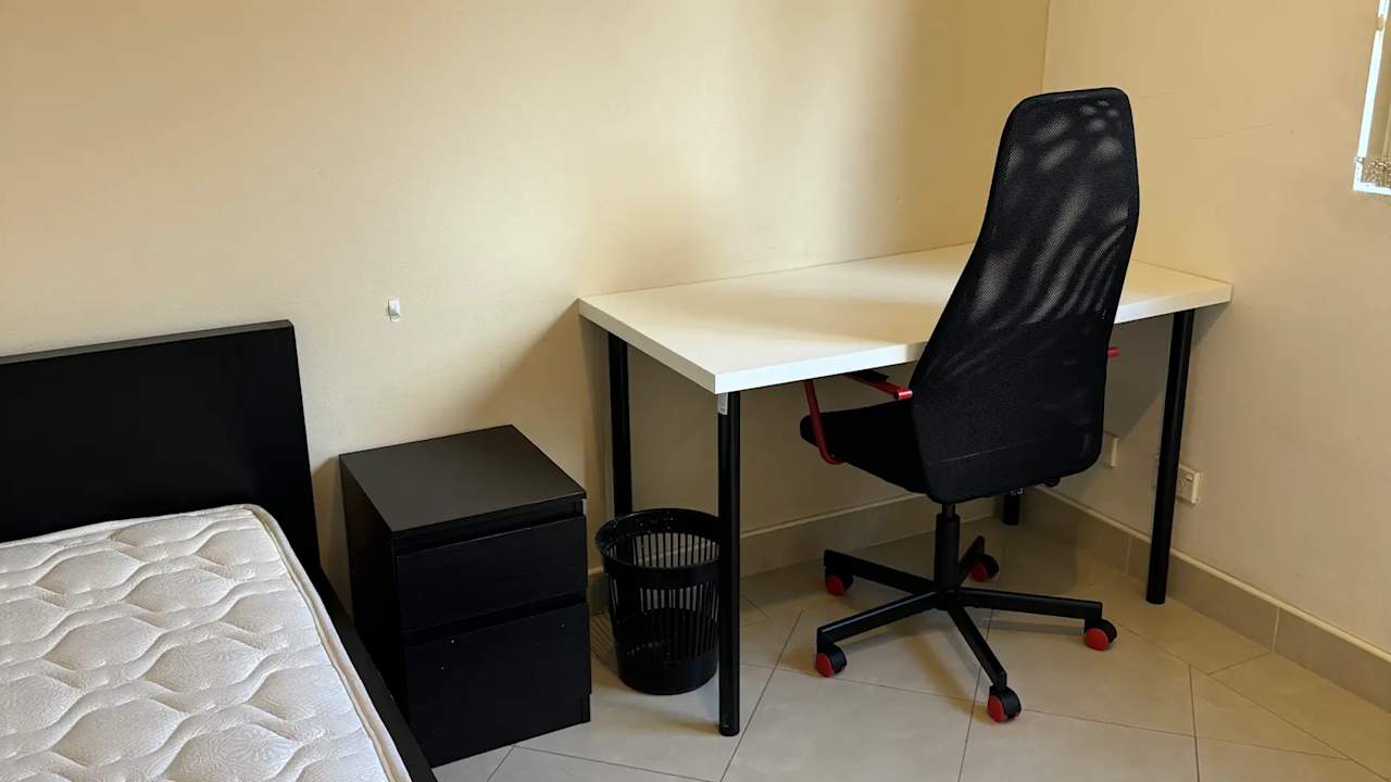 Furnished room in a share house