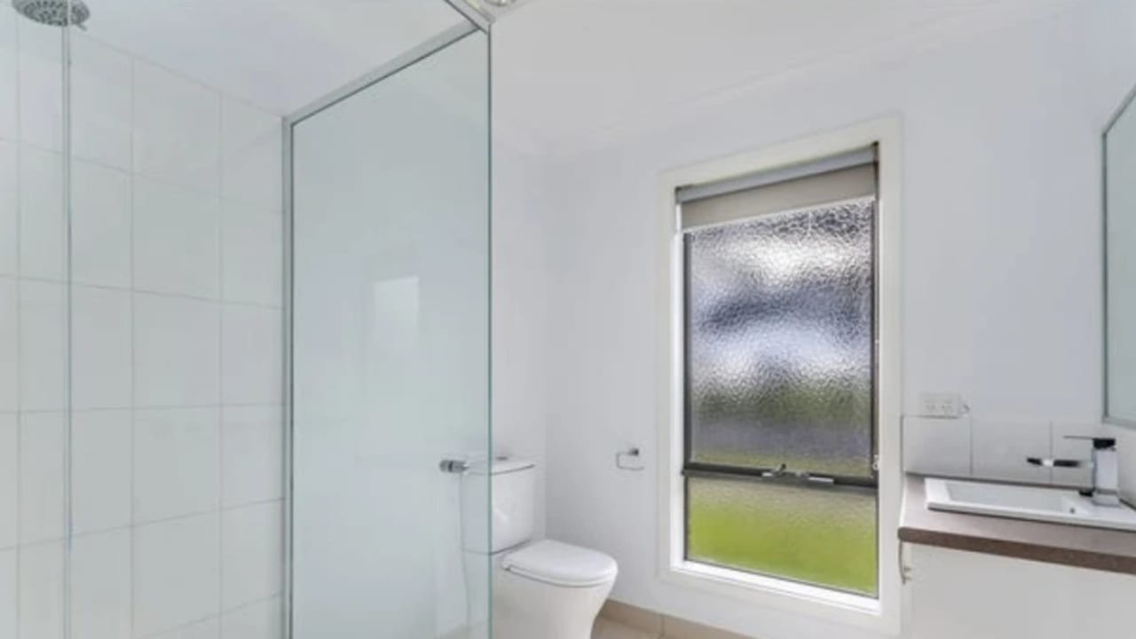 Unfurnished room in a share house
