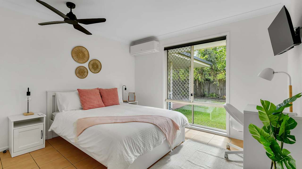Furnished room with own bathroom