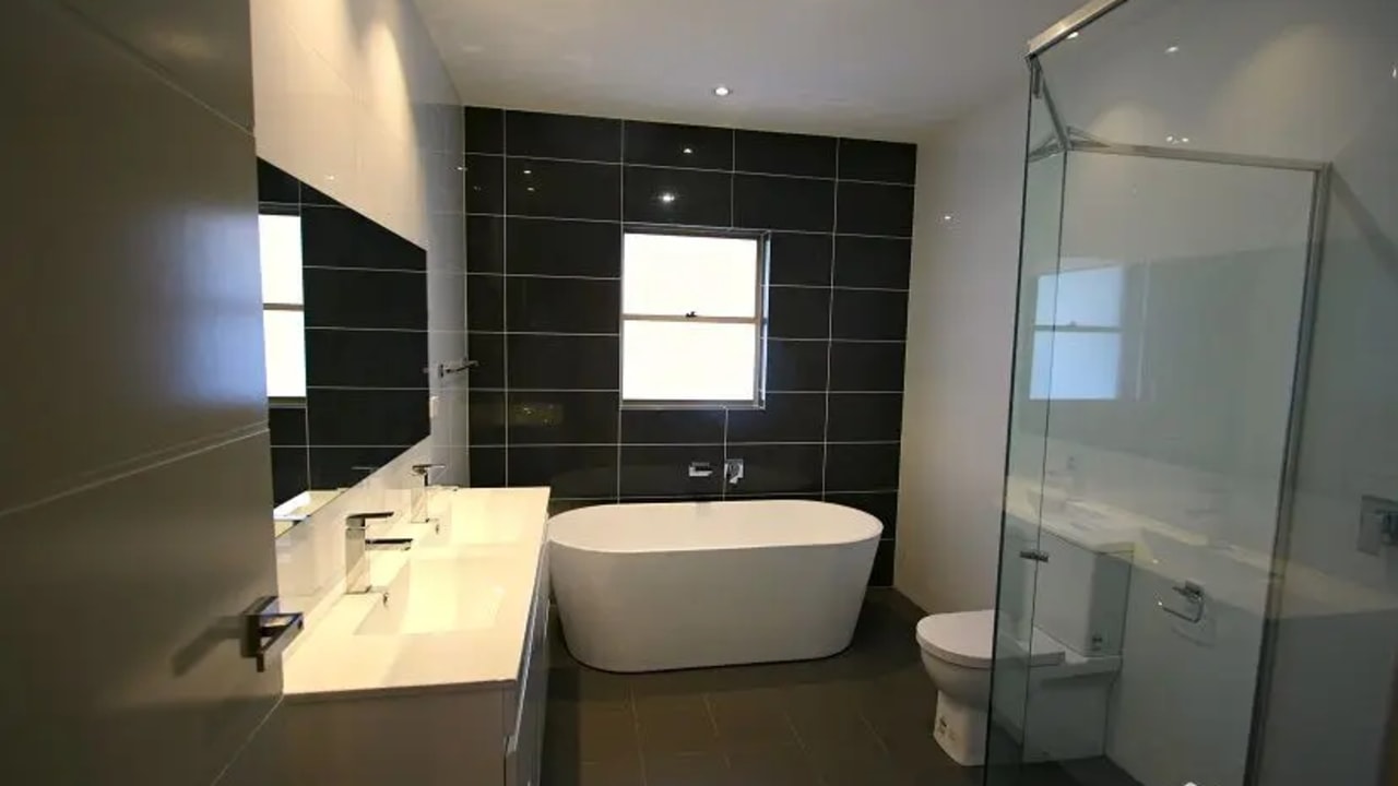 Room in a share house