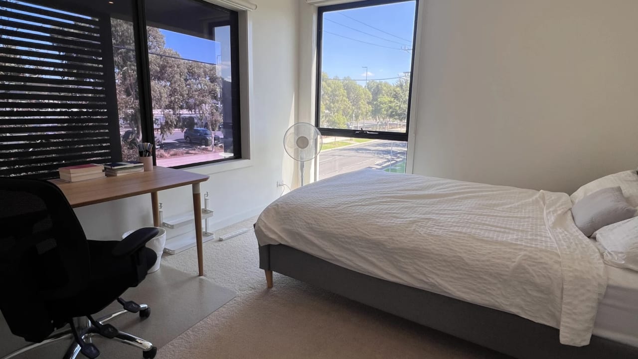 Furnished room in a share house