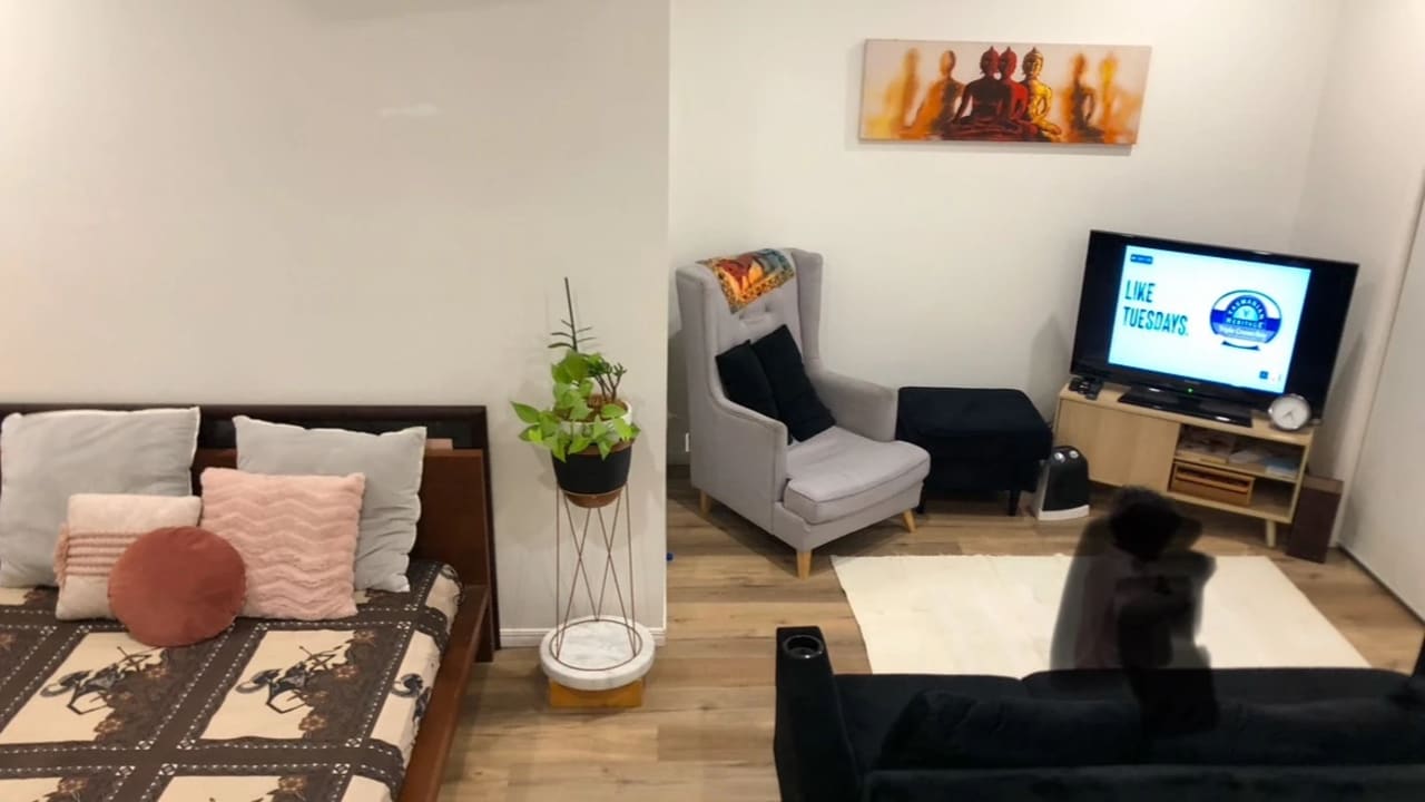 Furnished room in a share house