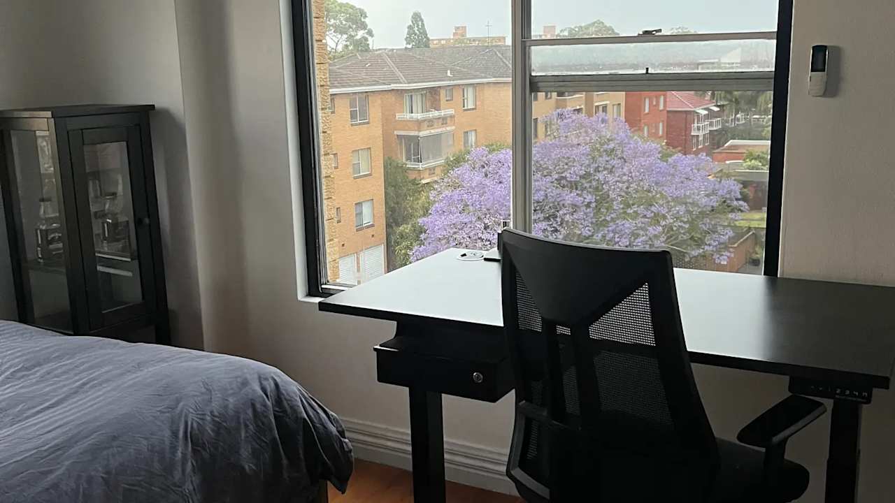 Furnished room in a flatshare