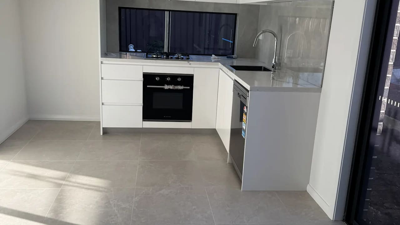 Unfurnished room granny flat for rent