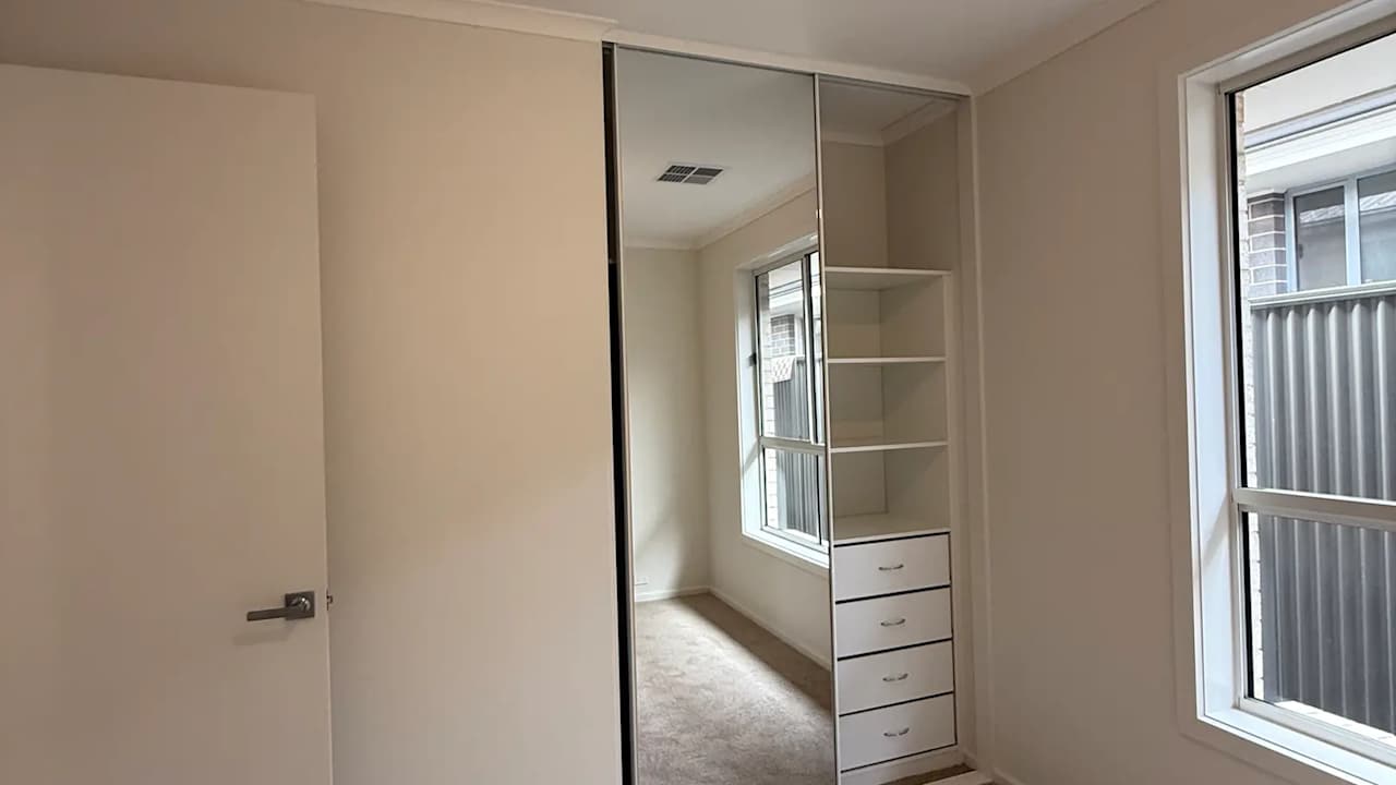 Unfurnished room in a share house