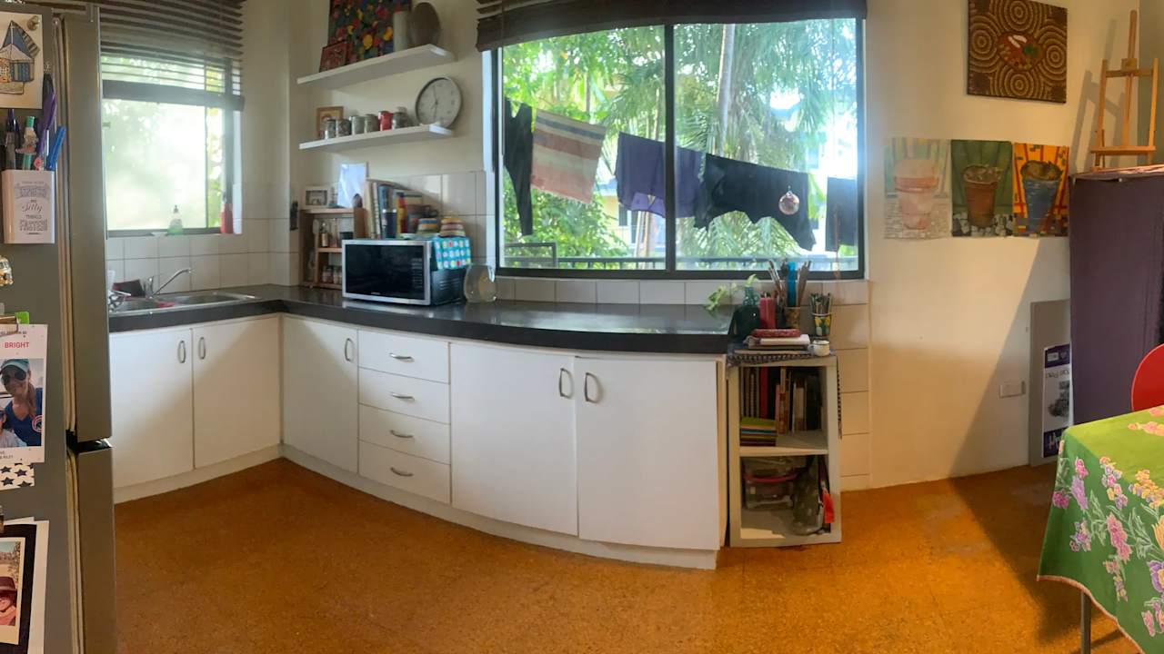 Furnished room in a flatshare