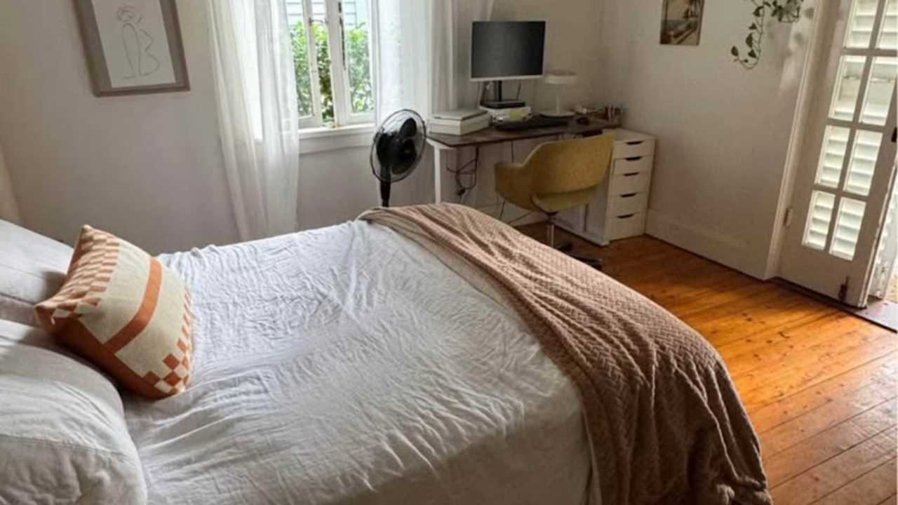 Room in a share house