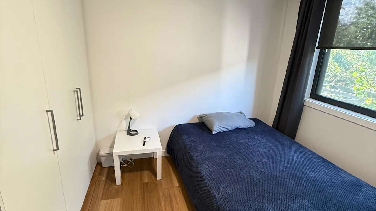 Furnished room in a flatshare