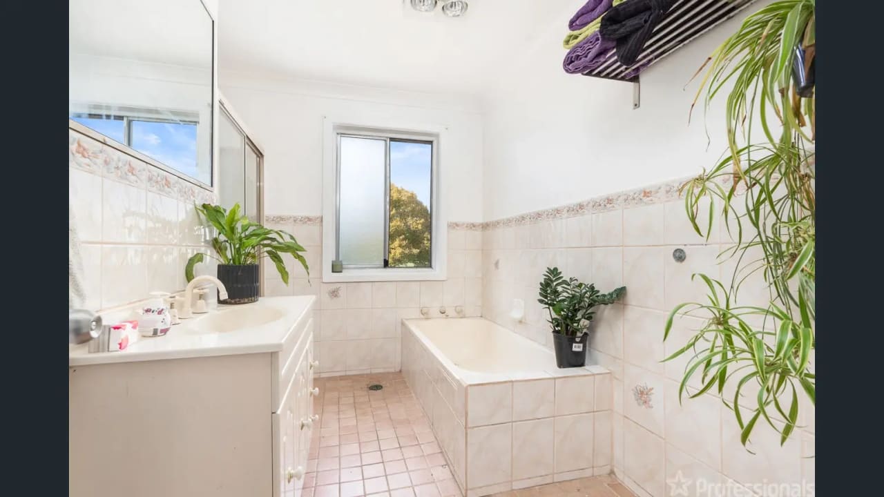 Room in a share house