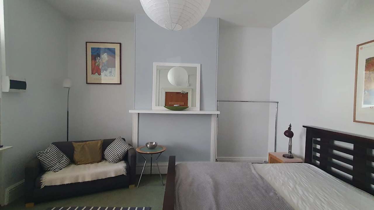 Furnished room studio flat for rent