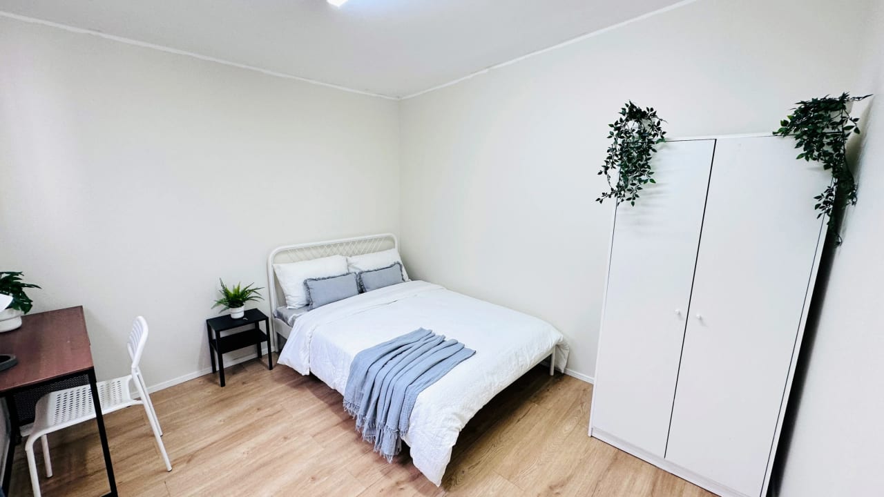Furnished room in a share house