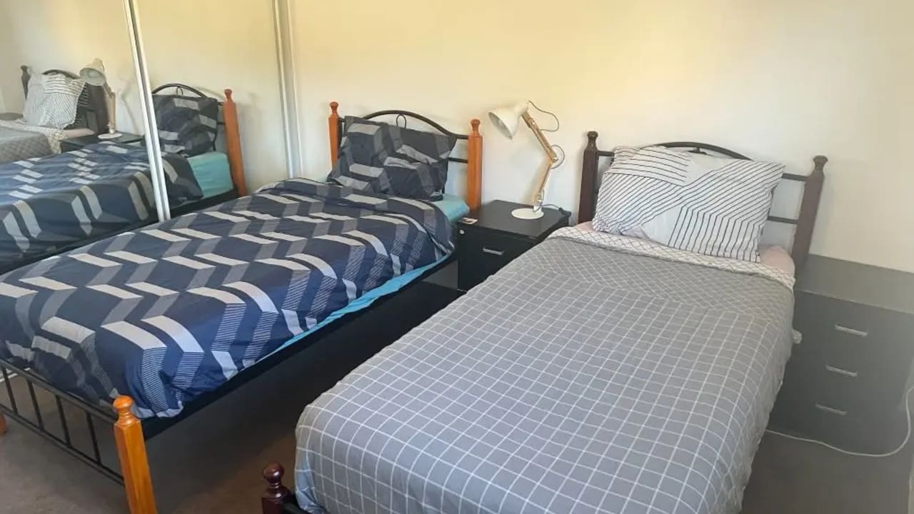 Furnished room in a flatshare